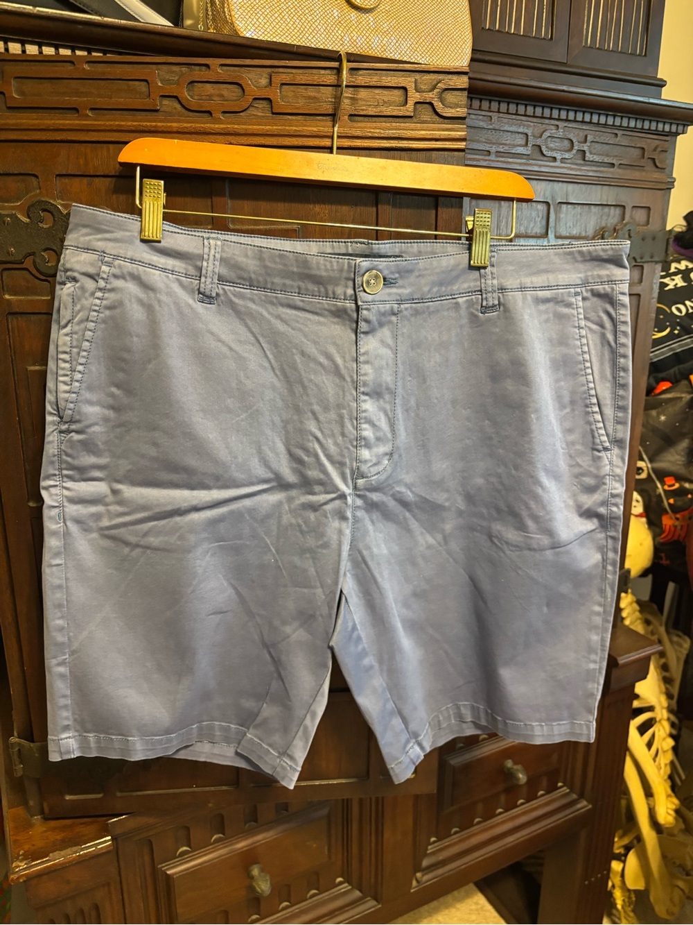 Men's Light Blue Flat-Front Cotton Chino Shorts